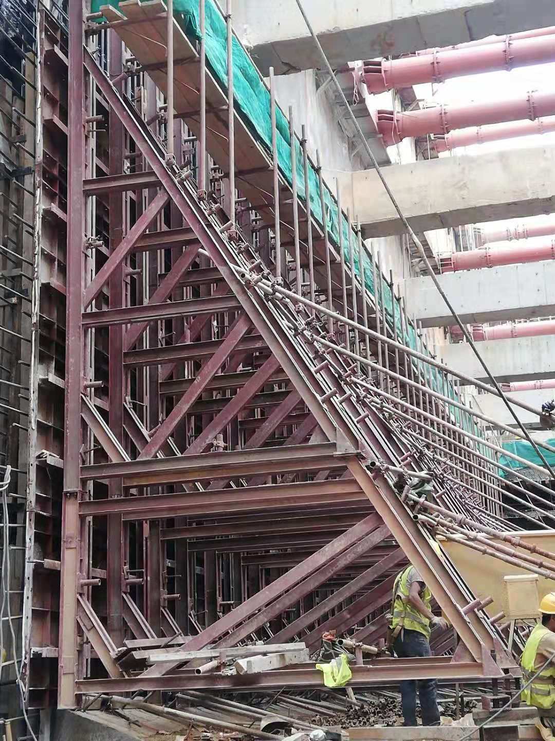 沈陽地鐵四號(hào)線一期工程土建施工第三合同段項(xiàng)目部7月28日.
